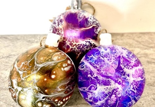 Craft & Wine Night - Poured Christmas Ornaments